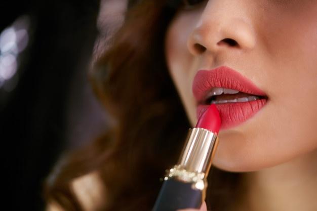 Toxic Lipstick Makes Toxic A$# Fat- Natural Cosmetics, Not Just for Your Lips